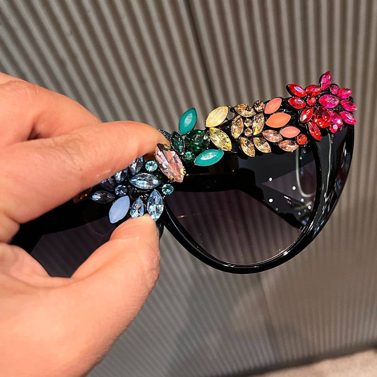 Retro Cat Eye Sunglasses with Rhinestones for Women