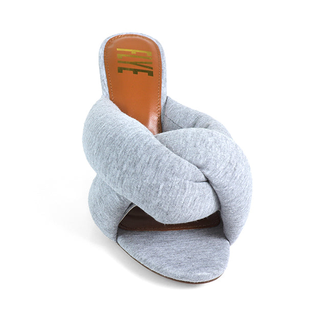Yanni Sandal