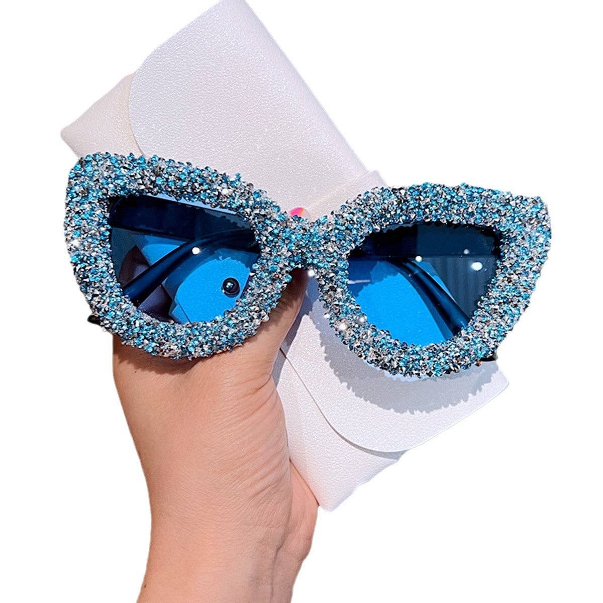 Trendy Cat Eye Sunglasses With Rhinestones